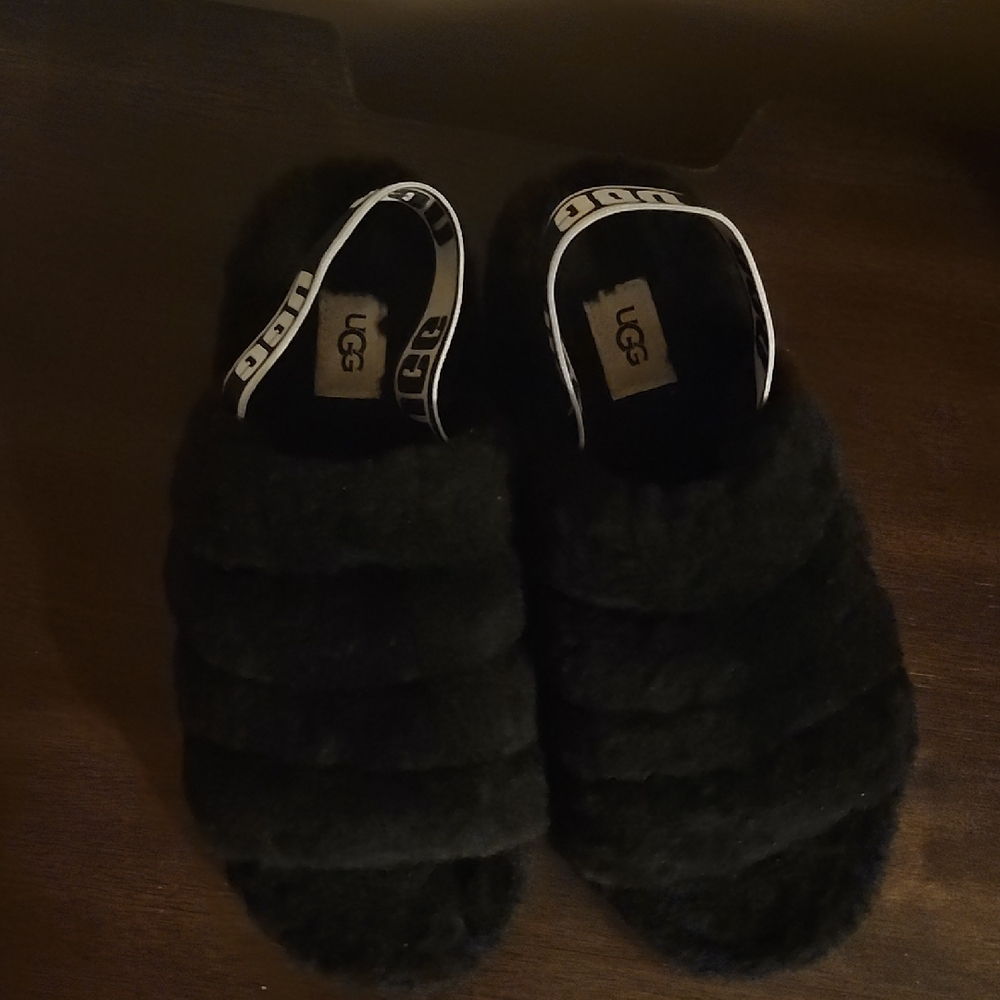 UGG Black Furry Logo-Back Slide Sandals